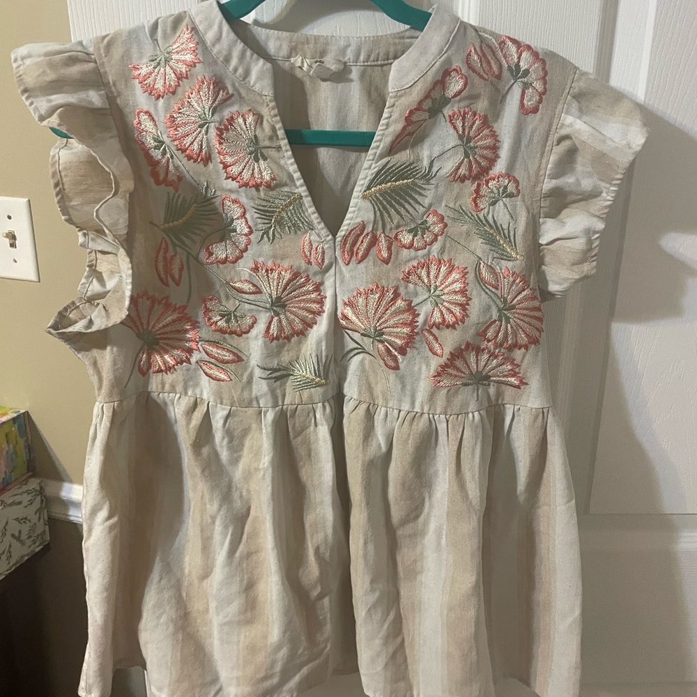Entro Cream Top with Pink and Green Details